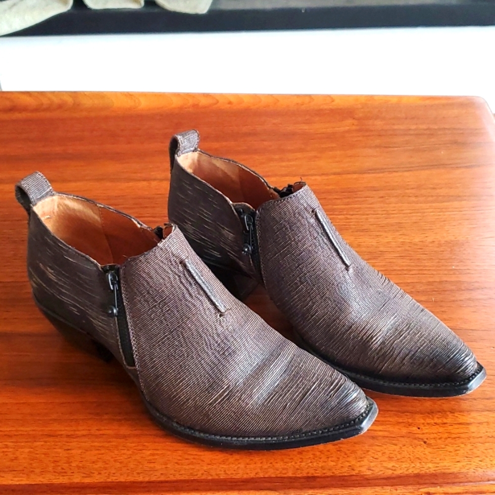Frye Sacha Moto Shootie Ankle Boot Bootie Charcoal Cut Vintage Leather Snip Toe